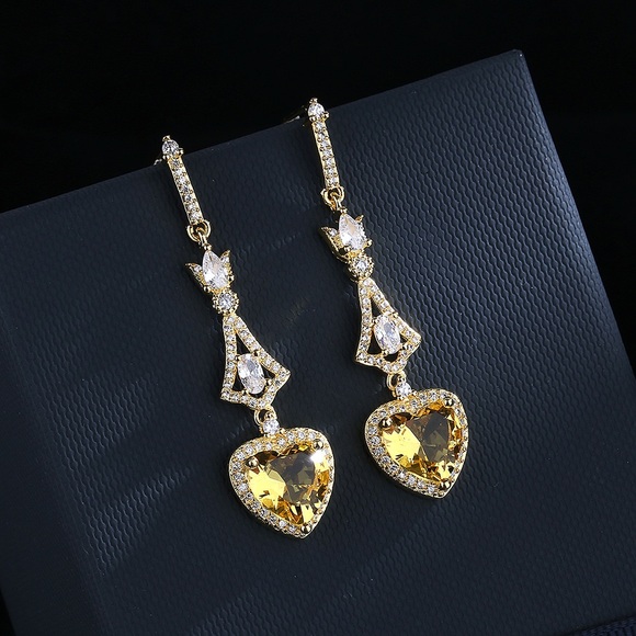 Elegant Gold Heart Drop Earrings - Picture 4 of 4